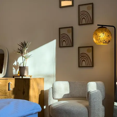The Minimalist Apartment *